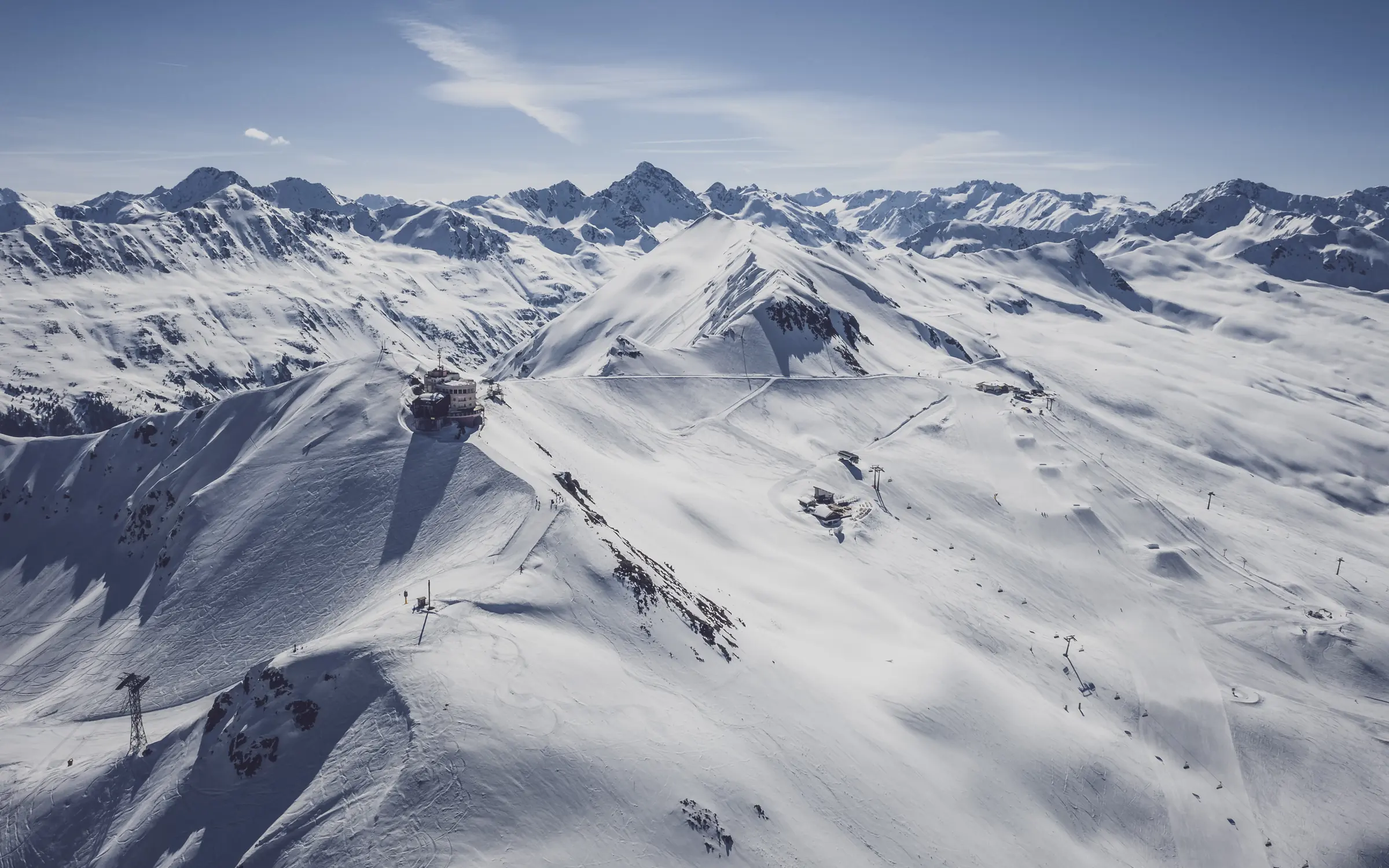 Winter in Davos – Klosters: Jakobshorn im Winter mit Pisten und Liften