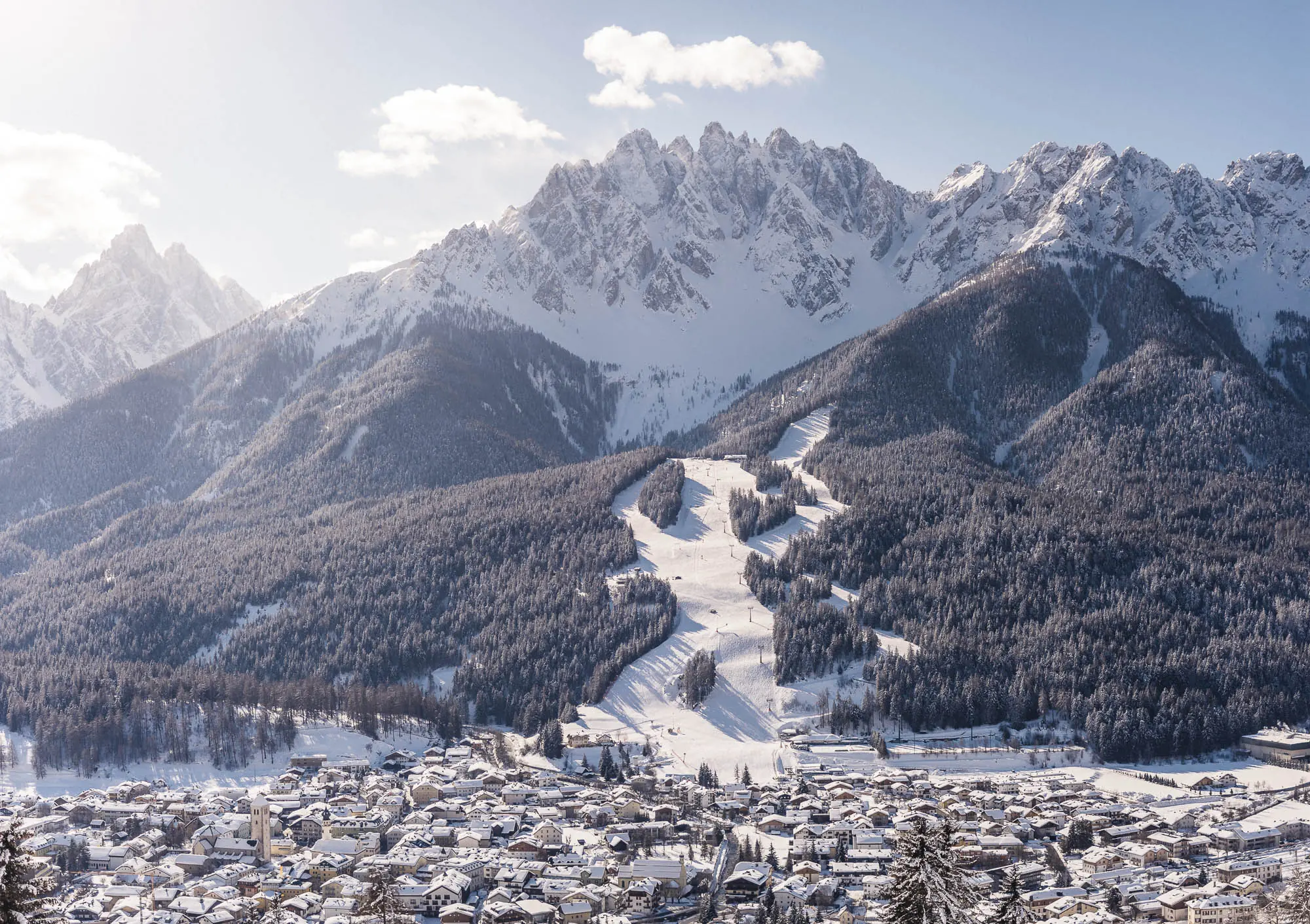 Winter in Drei Zinnen Dolomiten: Innichen im Schnee, Haunold, Sextner Dolomiten