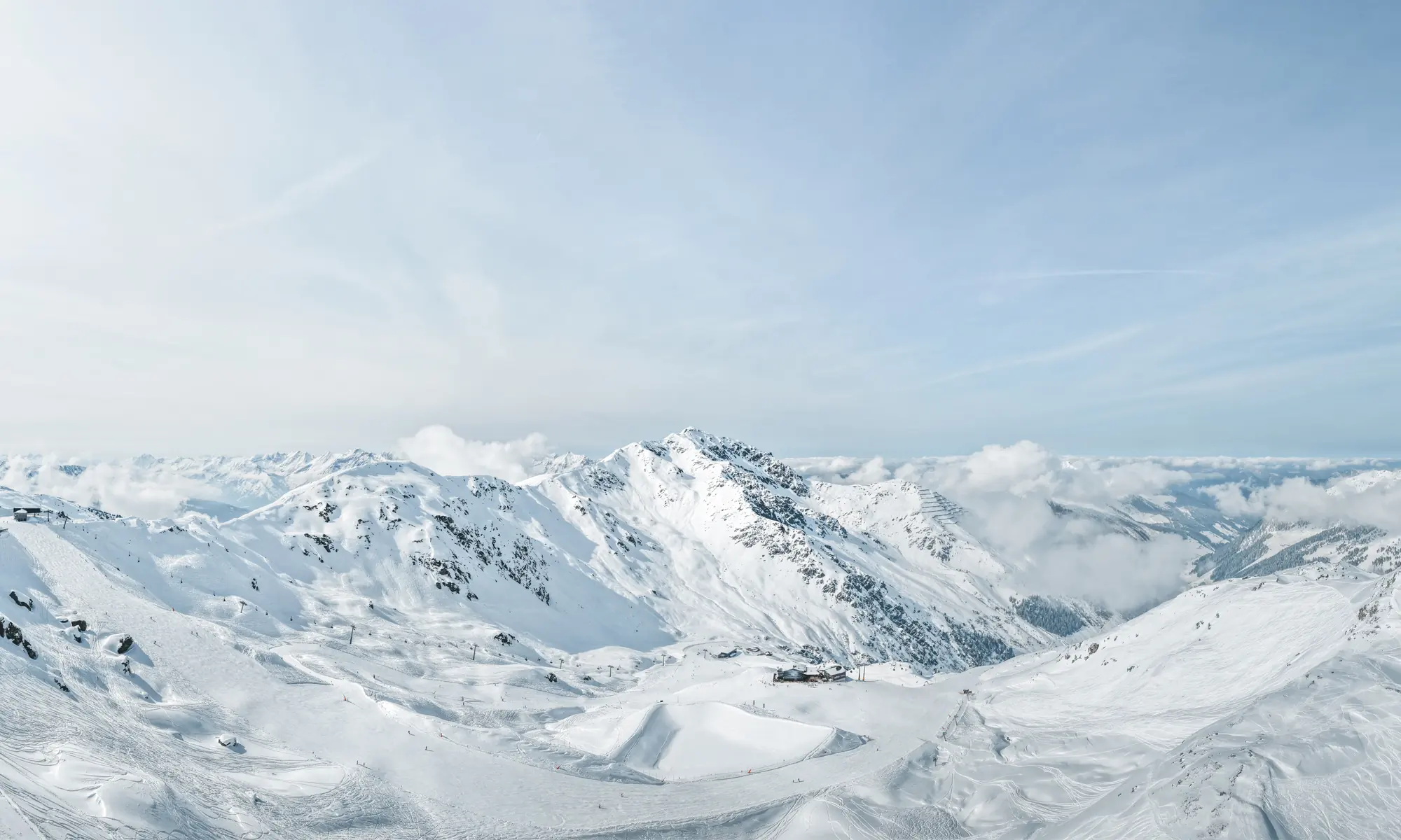 Winter in Hochfügen: Luftbild Skigebiet Hochfügen