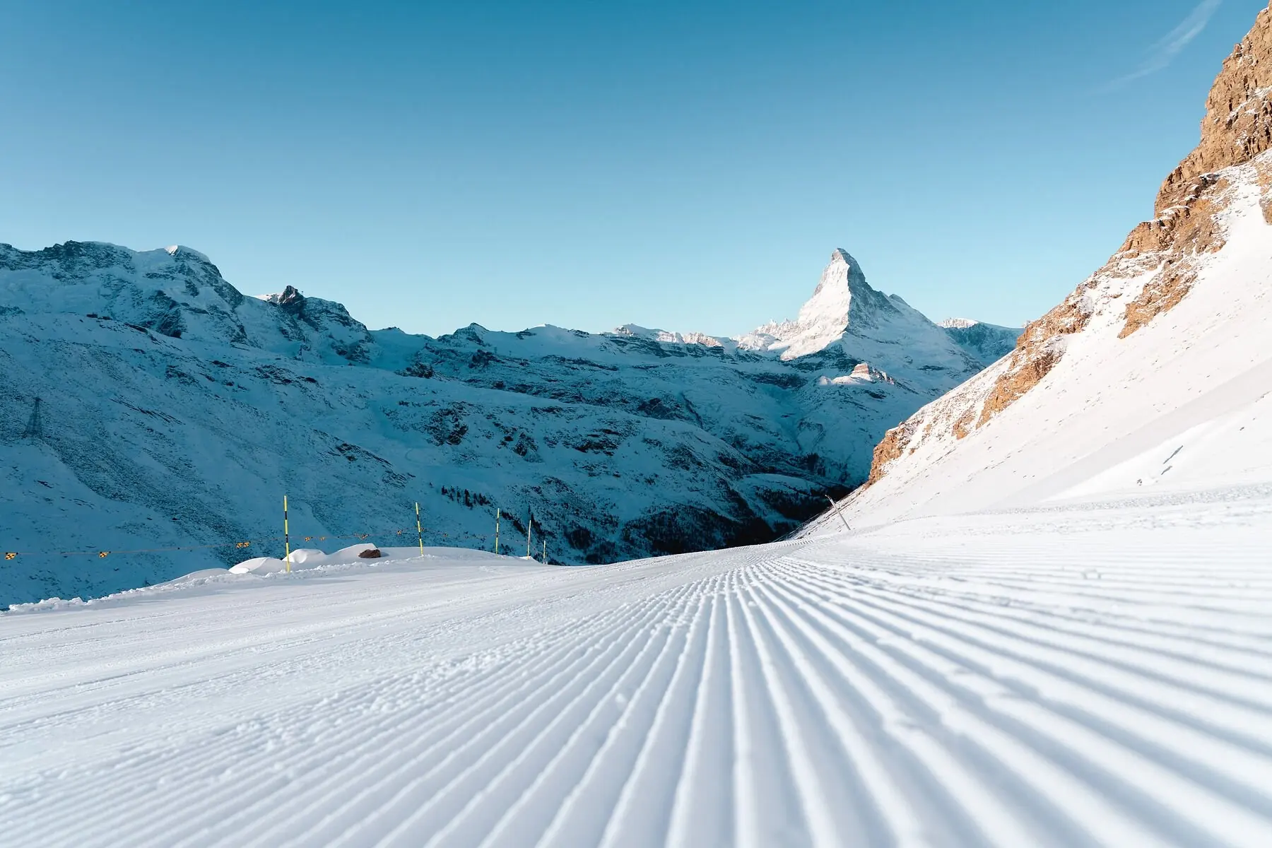 Winter in Zermatt – Matterhorn: Präparierte Piste Sunnegga–Rothorn mit Matterhorn