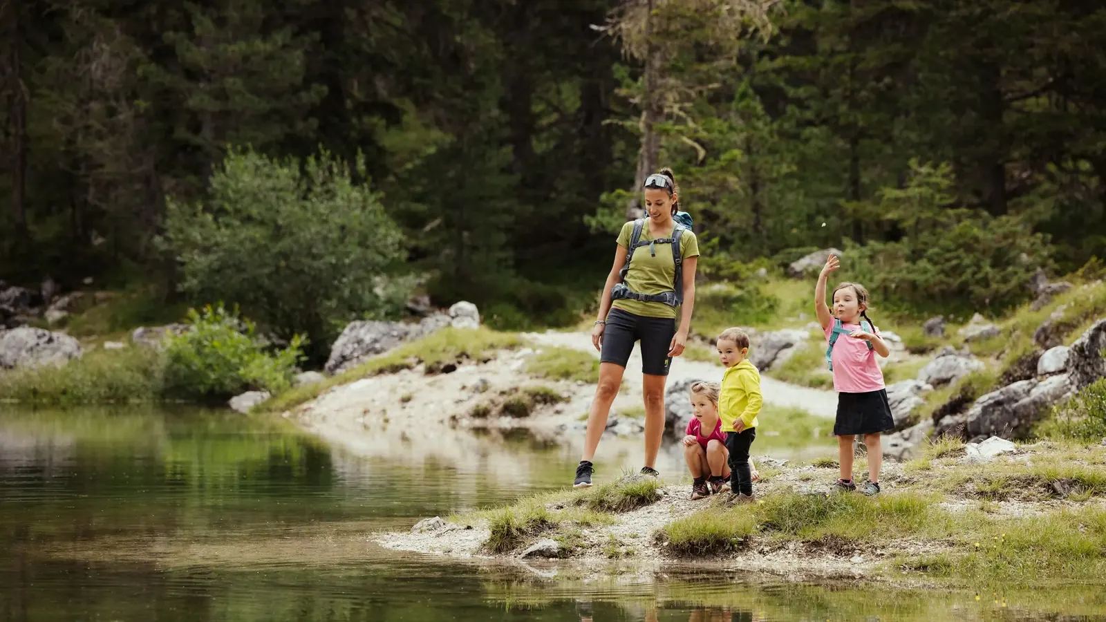 Familie am Lech dla Le im Wandergebiet La Crusc