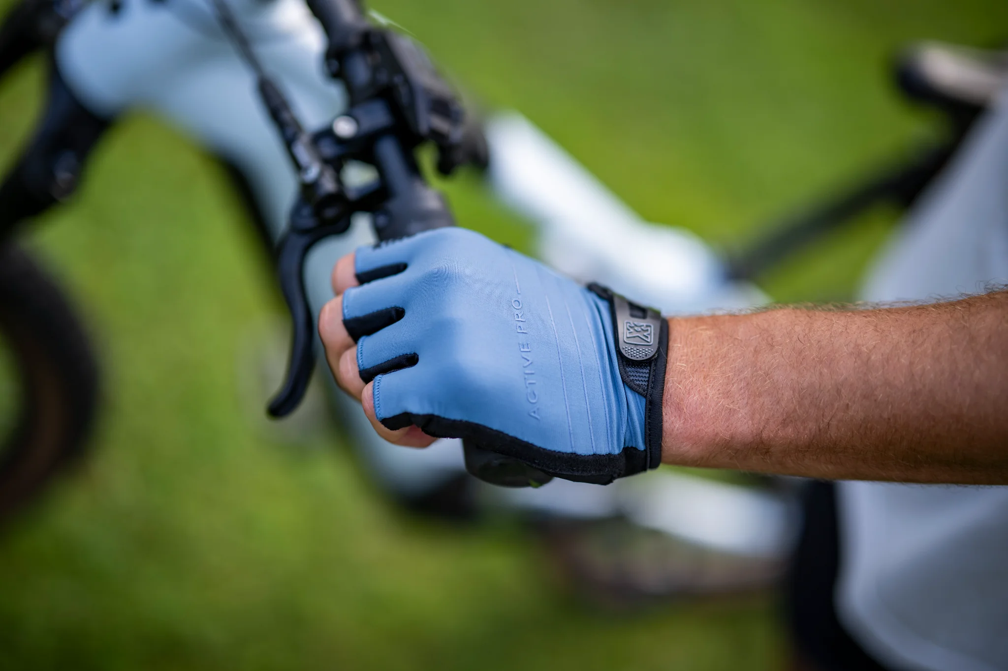 Mehr Kontrolle am Lenker: Die Vorteile von KinetiXx Radhandschuhe