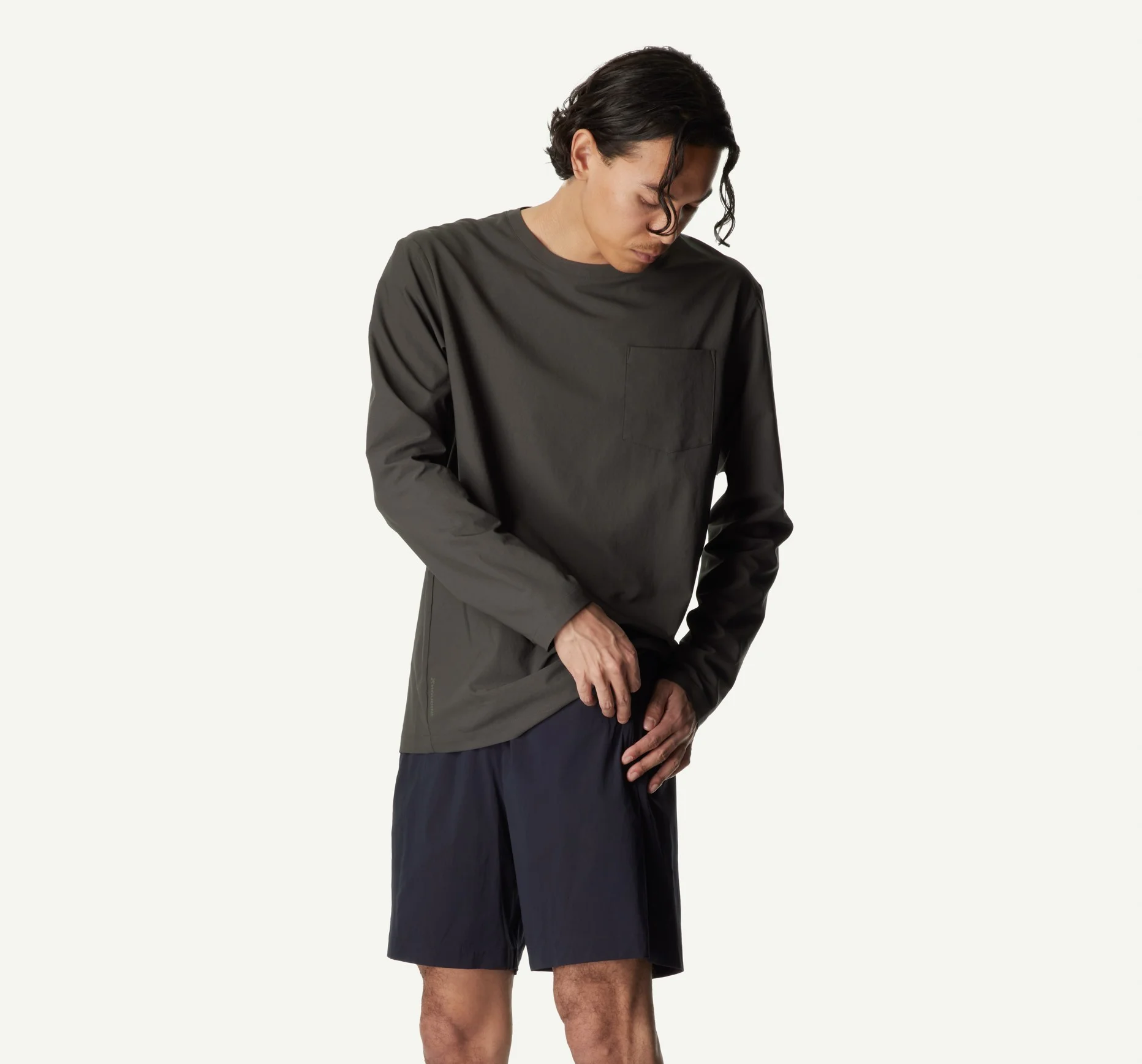 Ms-Liquid-Shorts_true-black_860072_900_ST_0005_c_low