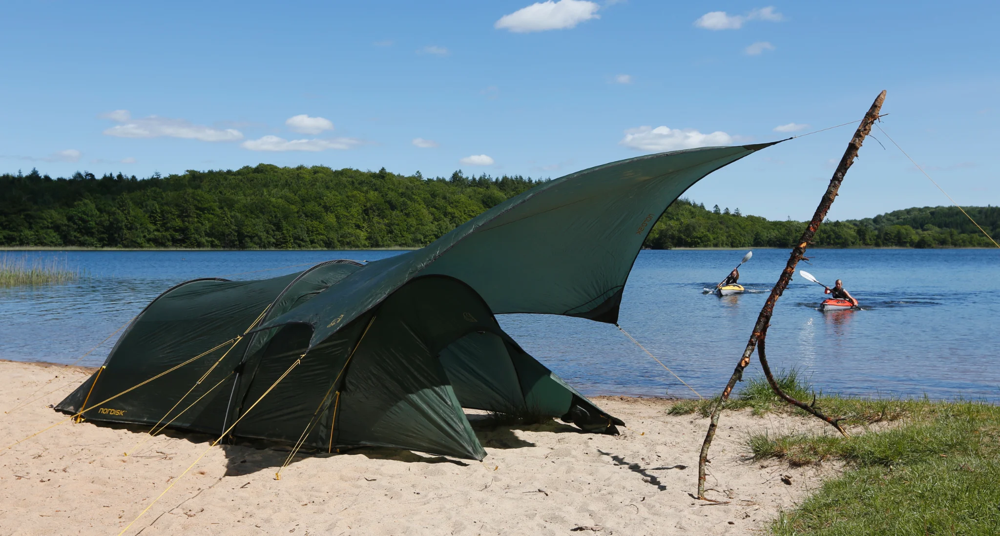 Oppland-3-si-112033-nordisk-classic-tunnel-three-man-tent-forest-green-on-location-2