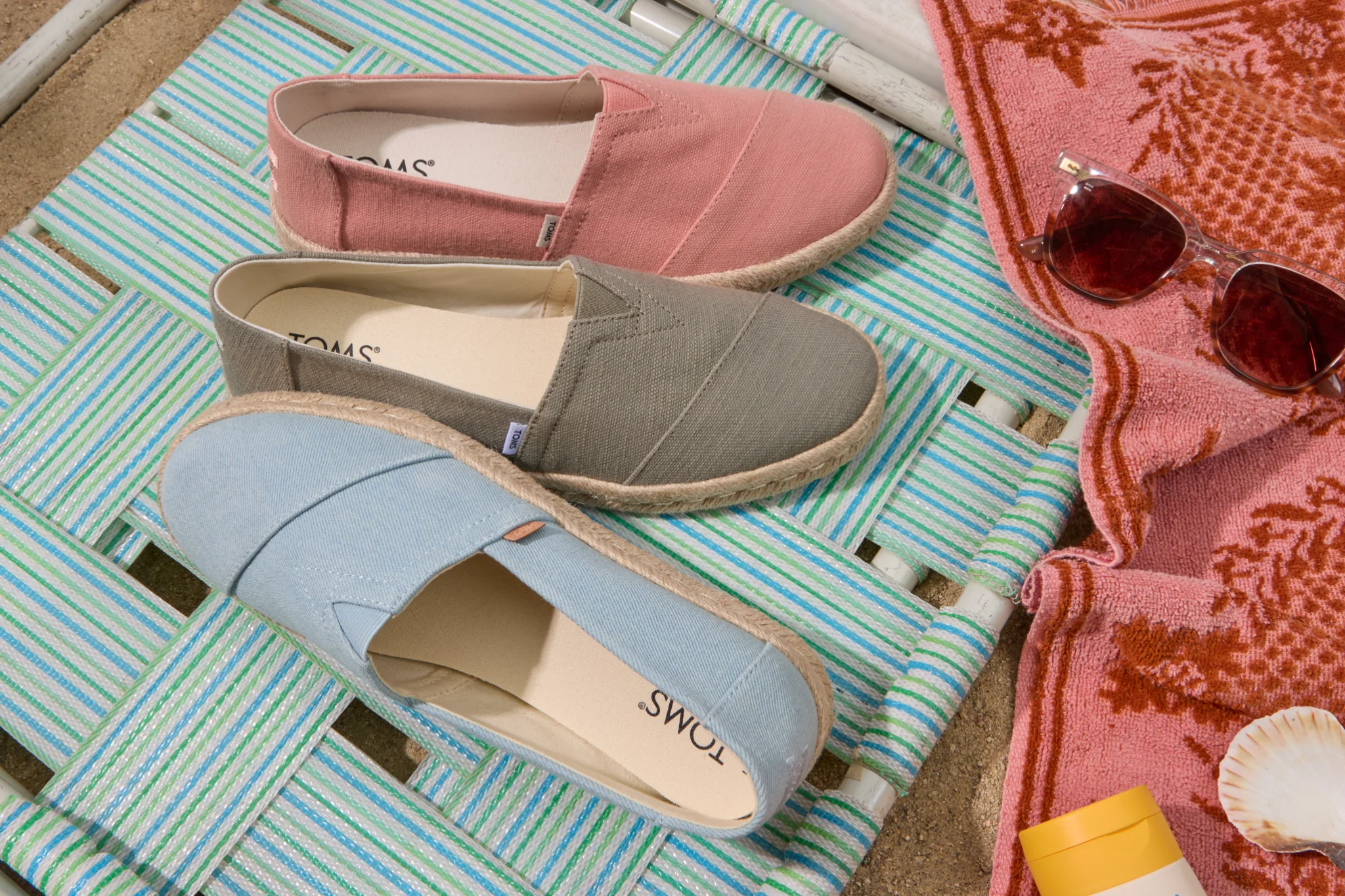 TOMS: Schuhe mit Haltung – neu bei SportFits