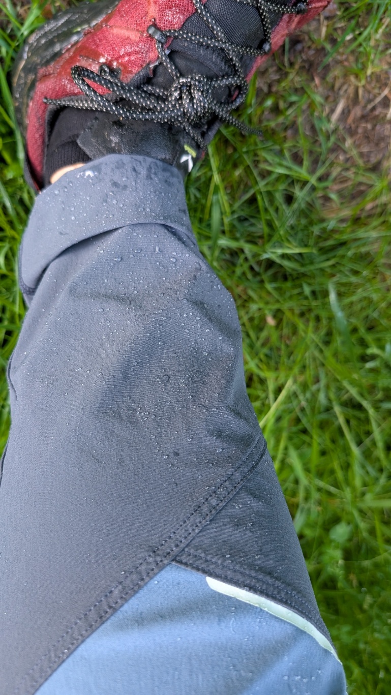 Water droplets on the Karpos Rock EVO Pants during the rain test
