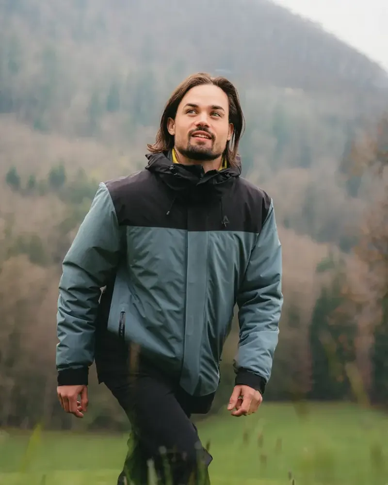 Men's model in the 3in1 Jacket Style Refoca, steel grey