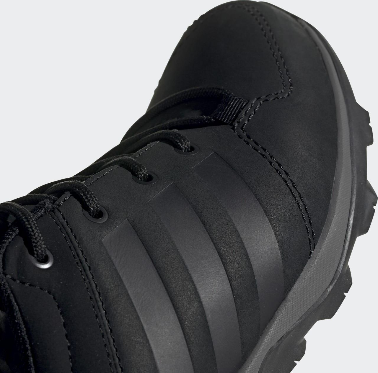 adidas Daroga Plus Leather | SportFits Shop